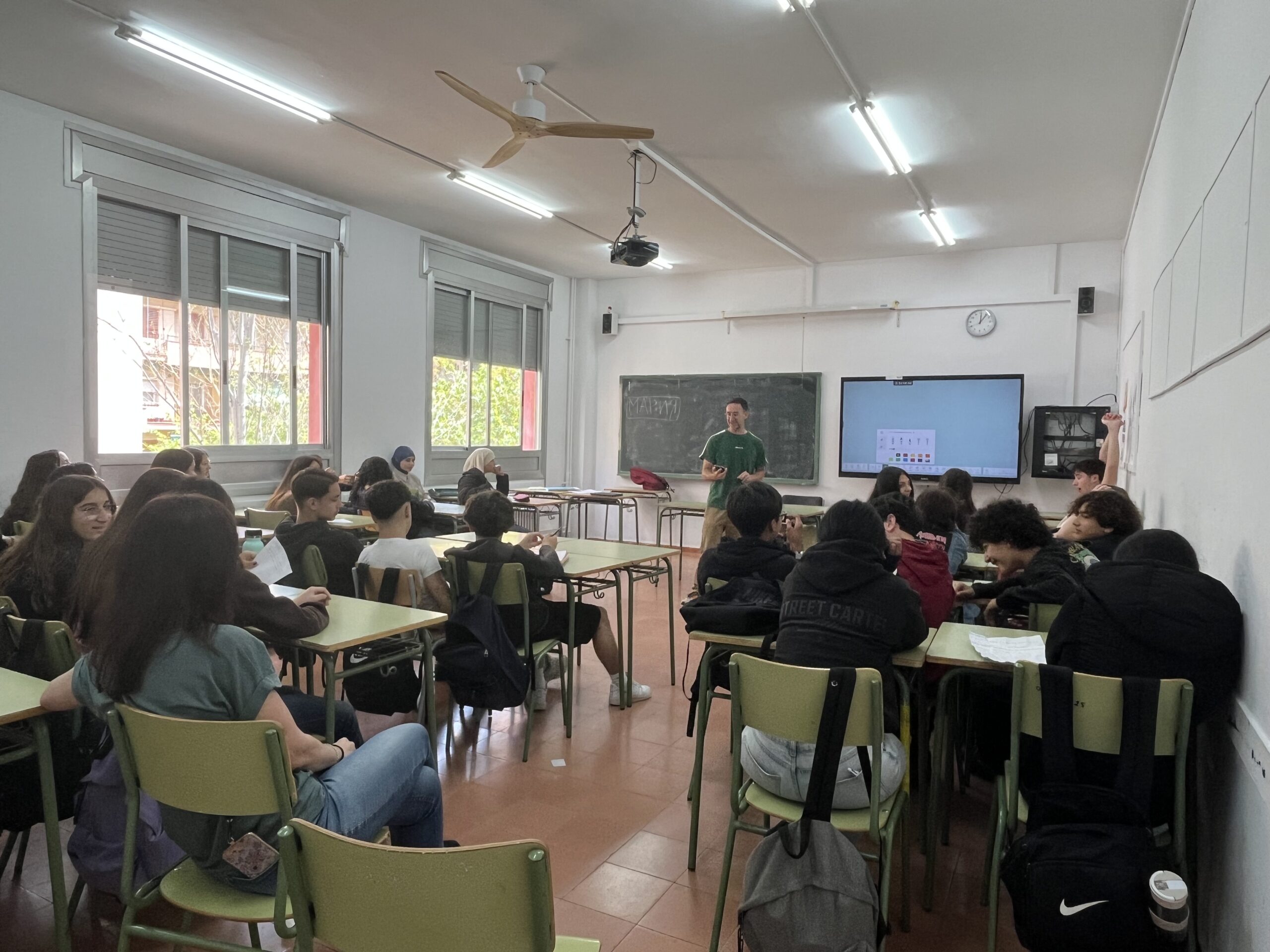 Manel Al&iacute;as a classe